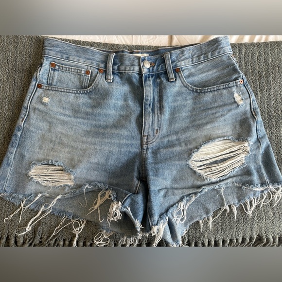 Madewell Relaxed Mid-Length Denim Shorts: Ripped Edition - Picture 2 of 8